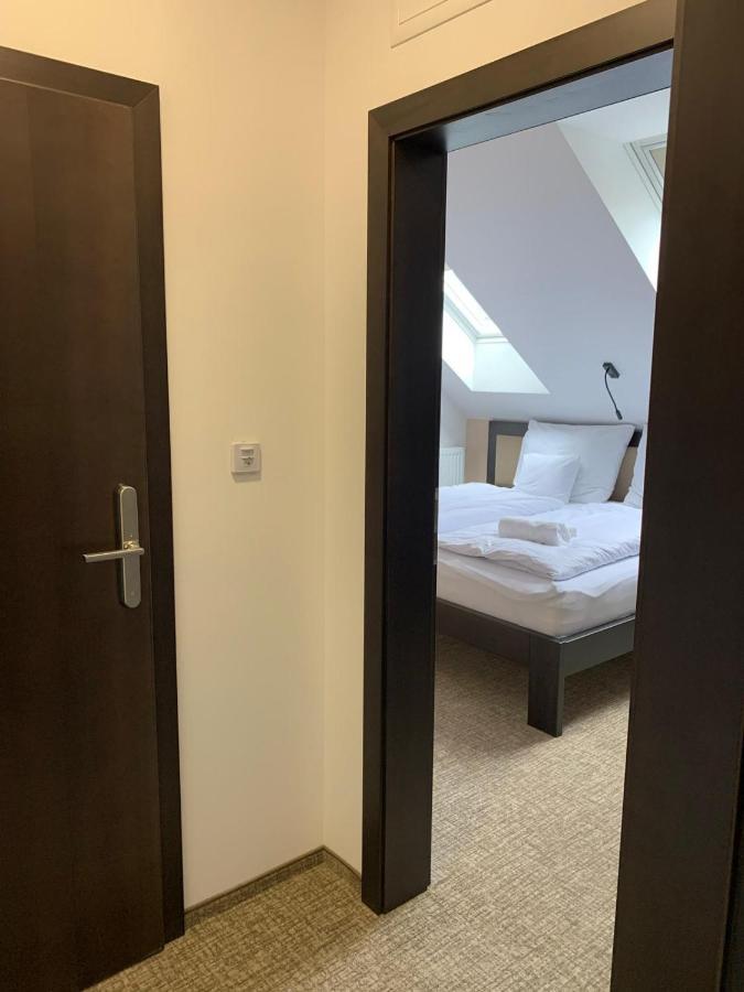 Penzion U Broucka Milevsko Bagian luar foto
