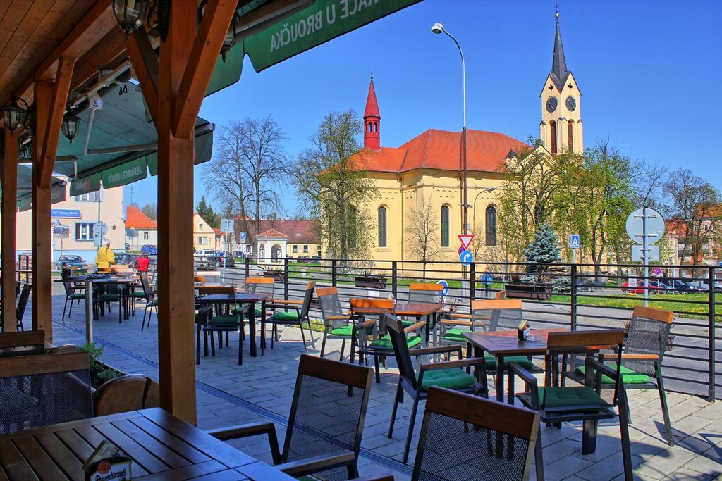Penzion U Broucka Milevsko Bagian luar foto